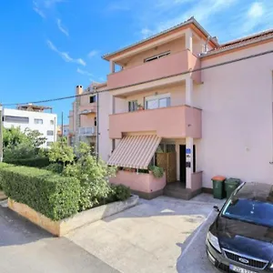 apartmani-natali.hotelinzadar.com/